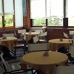 מלון Nena מונליה