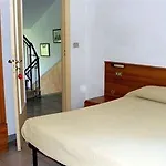 Nena מונליה