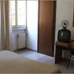 Nena מונליה